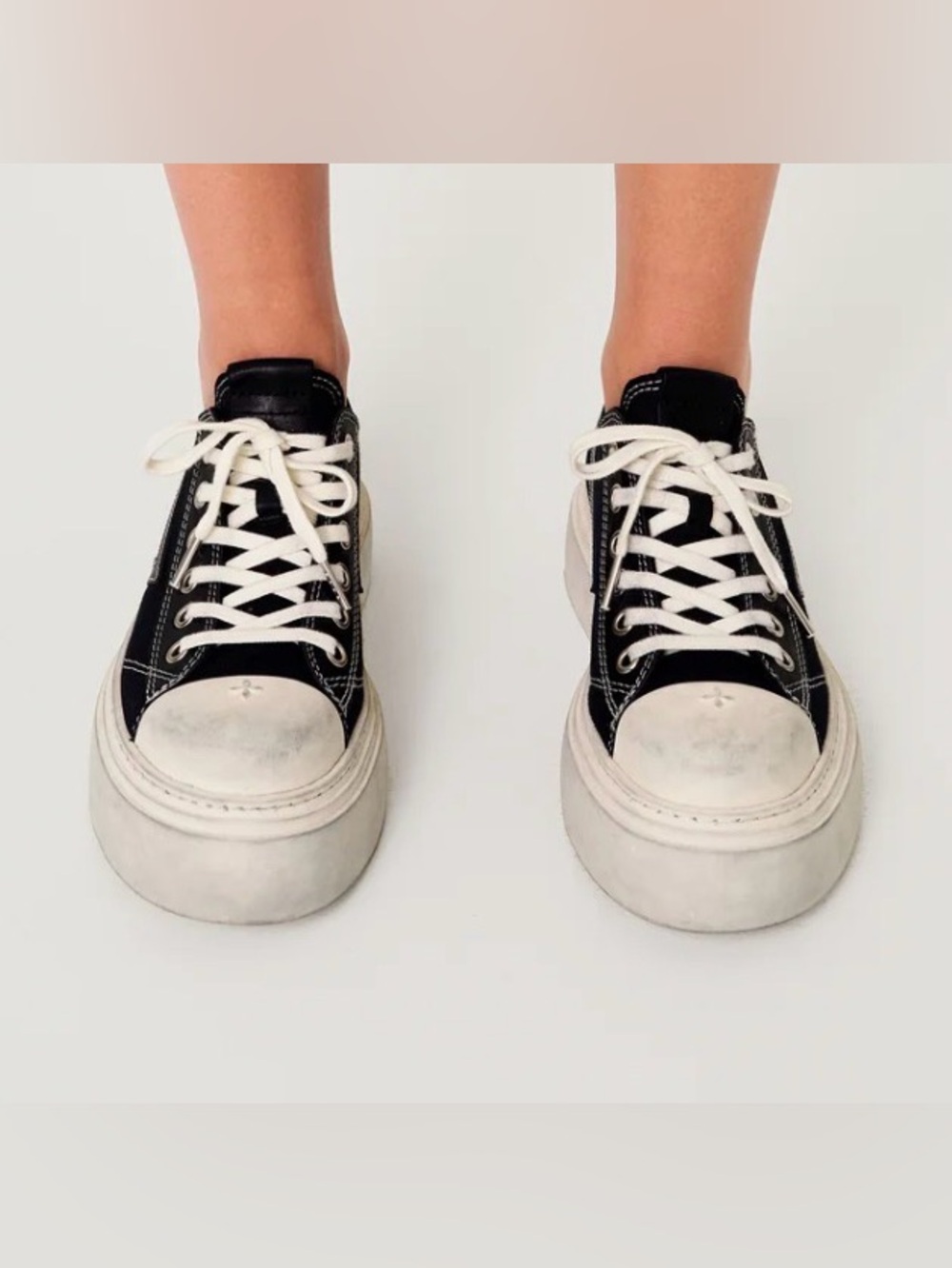 SMFK Women’s COMPASS METEOR ROVE LOW-TOP SNEAKER IN BLACK Size 35